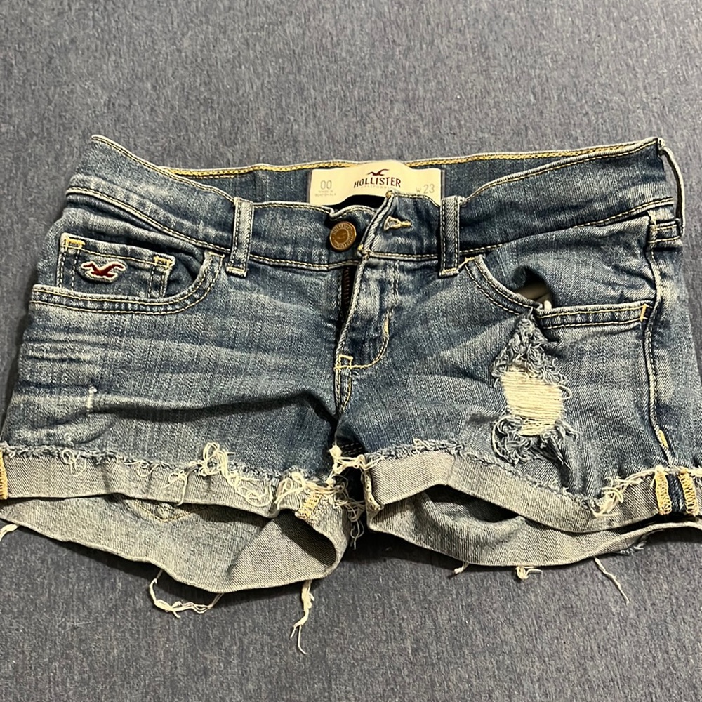 Low rise, great condition.